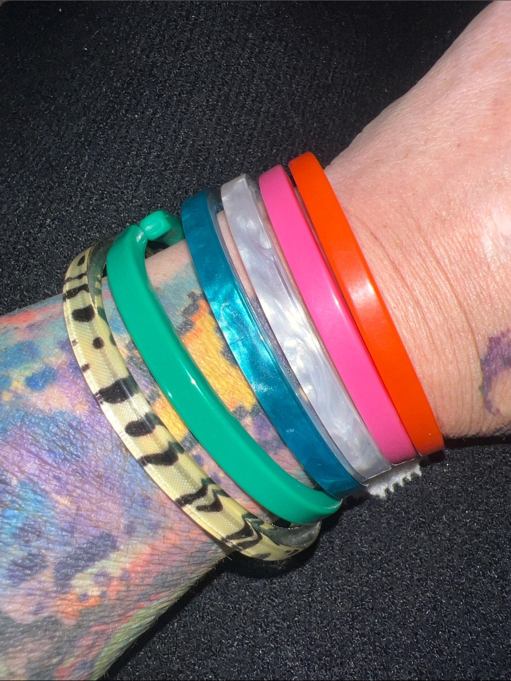 Lucite style colorful bangles - get it! Set of 6!